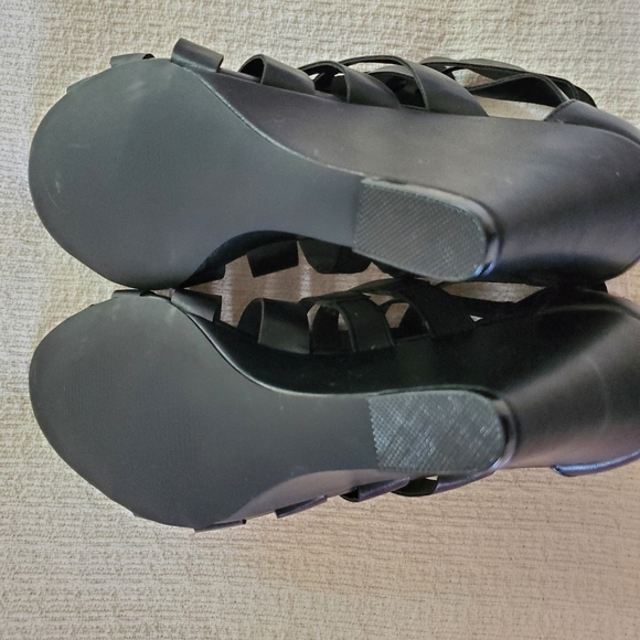 Just Fab Chasey gladiator style heels, NEW in box - Picture 4 of 6